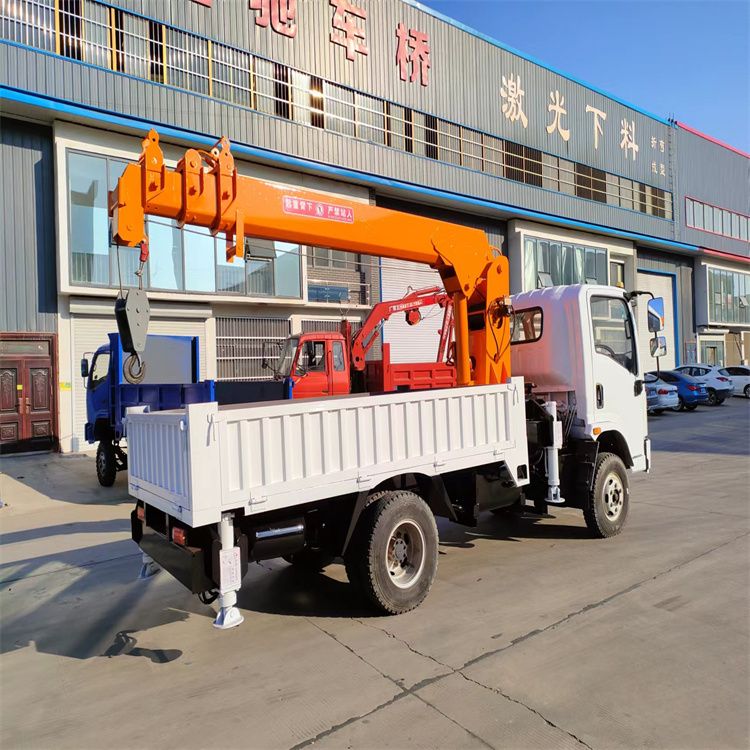 河东区三轮随车吊定制 农用改装机自备吊中瑞长期出售